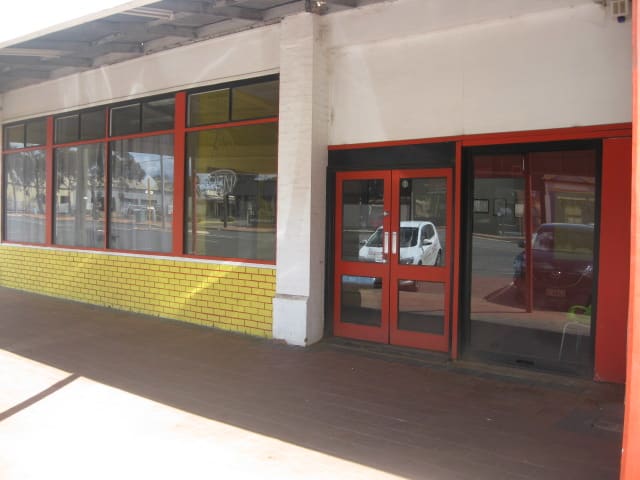 Click to view all images 10-12 Boulder Road Kalgoorlie WA 6430 - Image 3