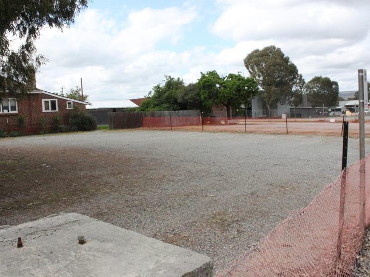 Click to view all images 418-422 Great Northern Hwy Middle Swan WA 6056 - Image 3