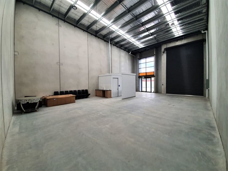 Click to view all images 5/4 Bridge Road Keysborough VIC 3173 - Image 2