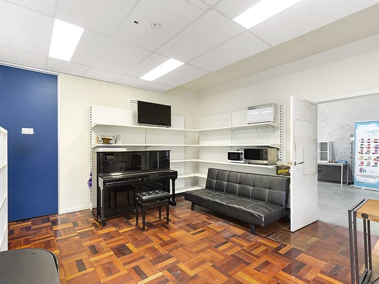 Click to view all images 2 & 3/58 Lexton Road Box Hill North VIC 3129 - Image 2