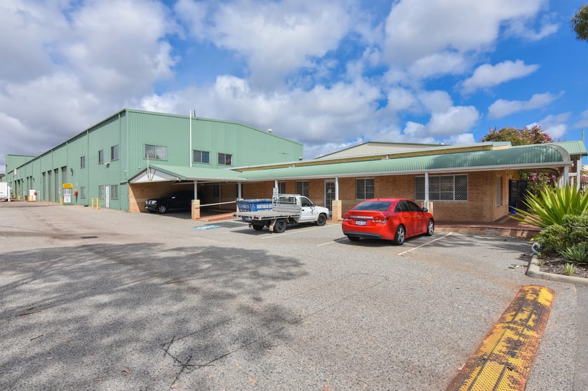 Click to view all images 42 Paramount Drive Wangara WA 6065 - Image 2