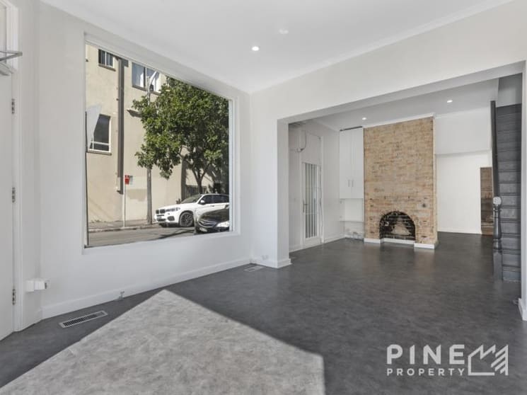 Click to view all images Retail Shop/35 Pittwater Road Manly NSW 2095 - Image 2