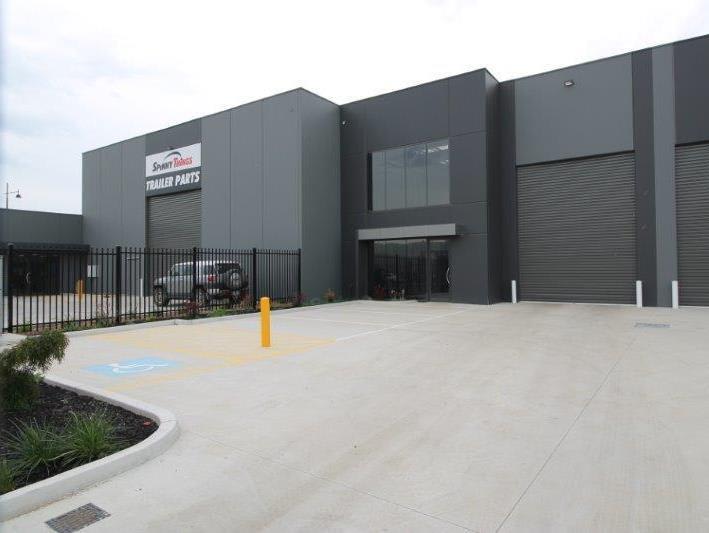 Click to view all images Unit/17A Tarmac Way Pakenham VIC 3810 - Image 3