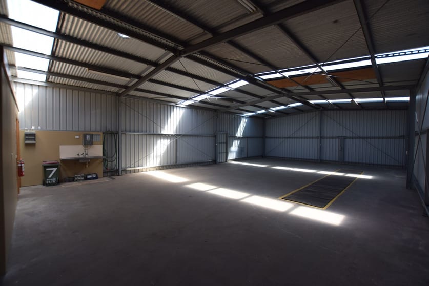 Click to view all images 7/60 Walsh Road Warrnambool VIC 3280 - Image 3