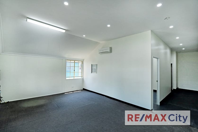 Click to view all images Shop 1/40 Gladstone Road Highgate Hill QLD 4101 - Image 3