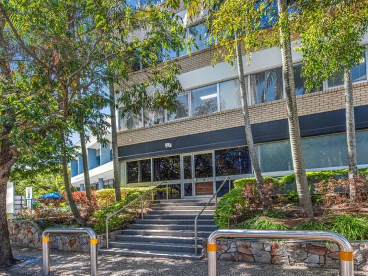 Click to view all images 3/2 Benson Street Toowong QLD 4066 - Image 1