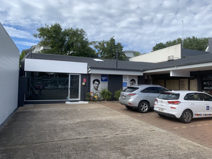 Click to view all images 4/8 Thomas Street Noosaville QLD 4566 - Image 1
