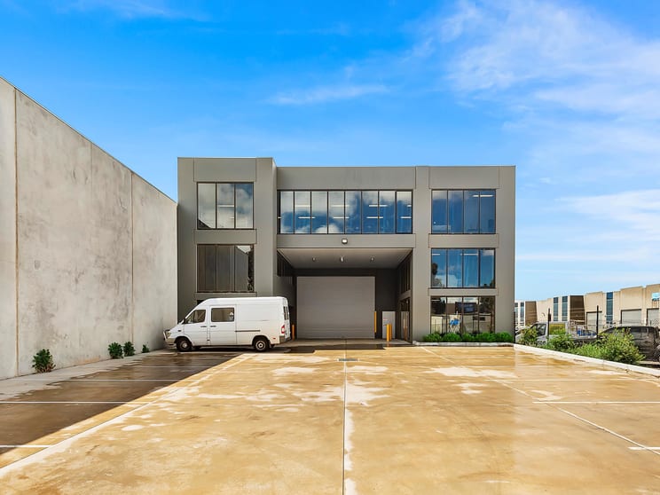 Click to view all images 195 Derrimut Drive Derrimut VIC 3026 - Image 1