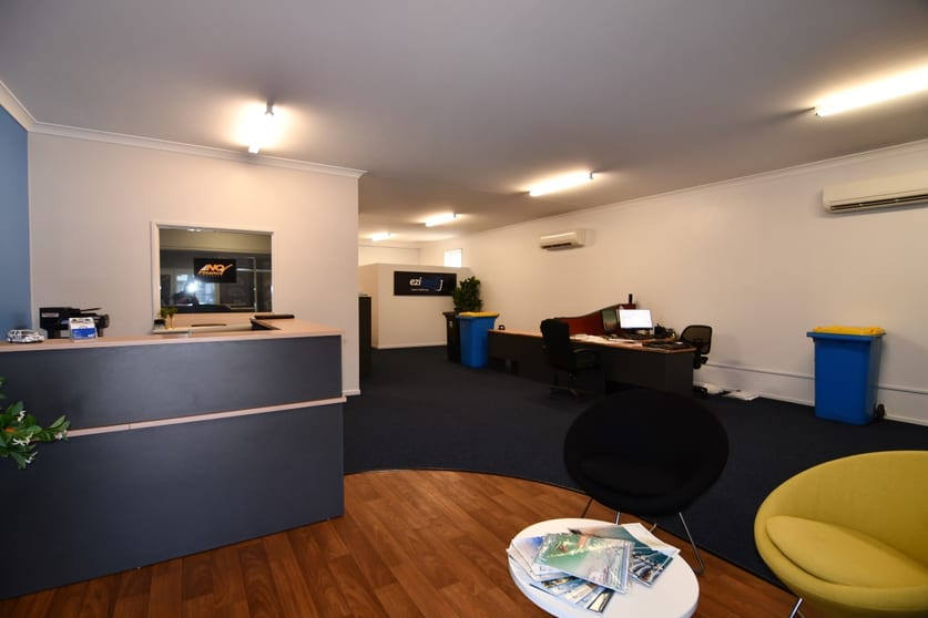 Click to view all images 118 Charters Towers Road Hermit Park QLD 4812 - Image 3