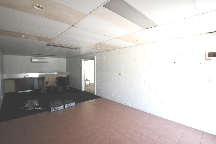 Click to view all images 2/26 KNIGHT STREET Park Avenue QLD 4701 - Image 3