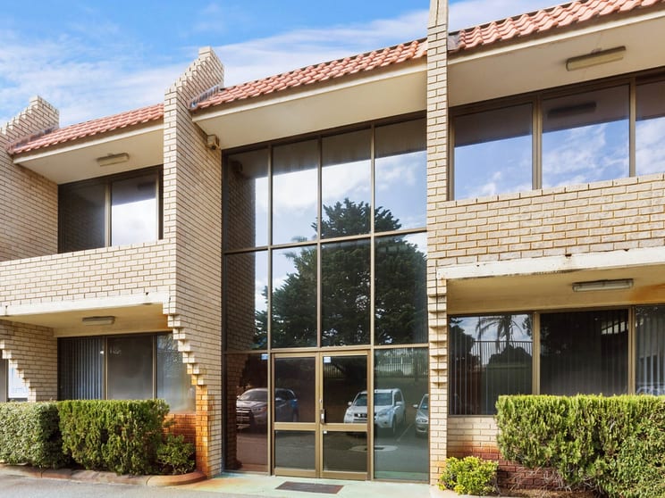 Click to view all images 2B/ 7 Rivers Street Bibra Lake WA 6163 - Image 2
