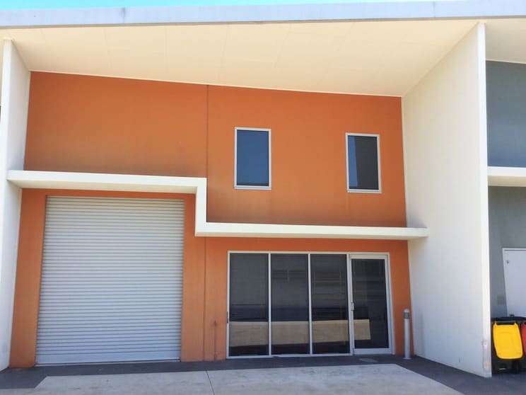 Click to view all images 2/26 Southern Cross Circuit Urangan QLD 4655 - Image 1