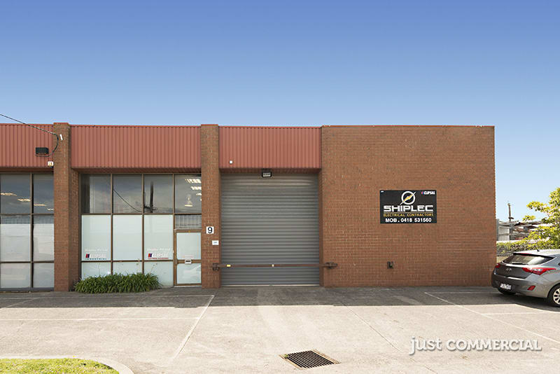 Click to view all images 9 Carinish Road Oakleigh South VIC 3167 - Image 1
