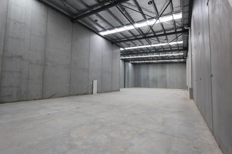 Click to view all images 235 Kurrajong Road Prestons NSW 2170 - Image 2