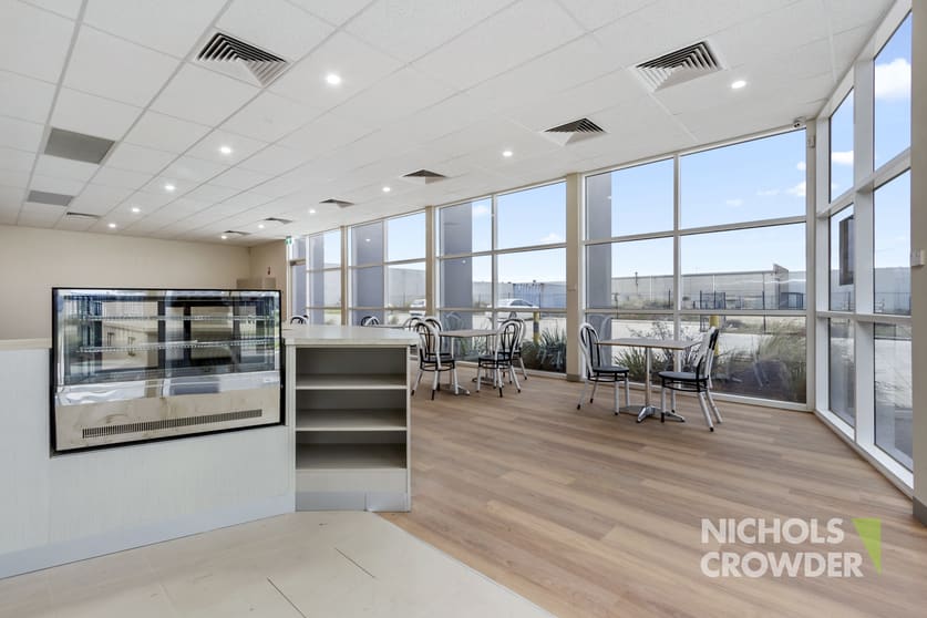 Click to view all images 1 Cedebe Place Carrum Downs VIC 3201 - Image 3