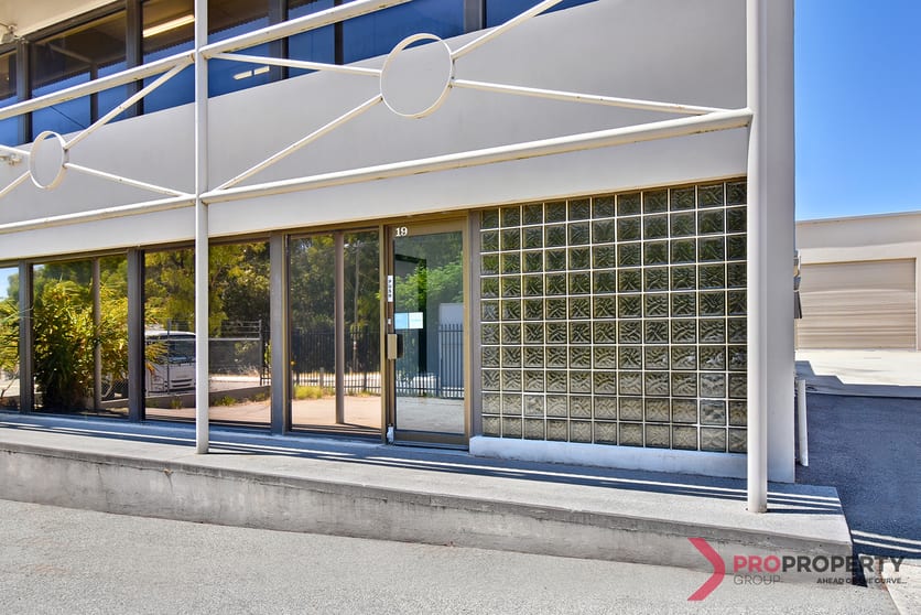 Click to view all images 19 Robinson Avenue Belmont WA 6104 - Image 3