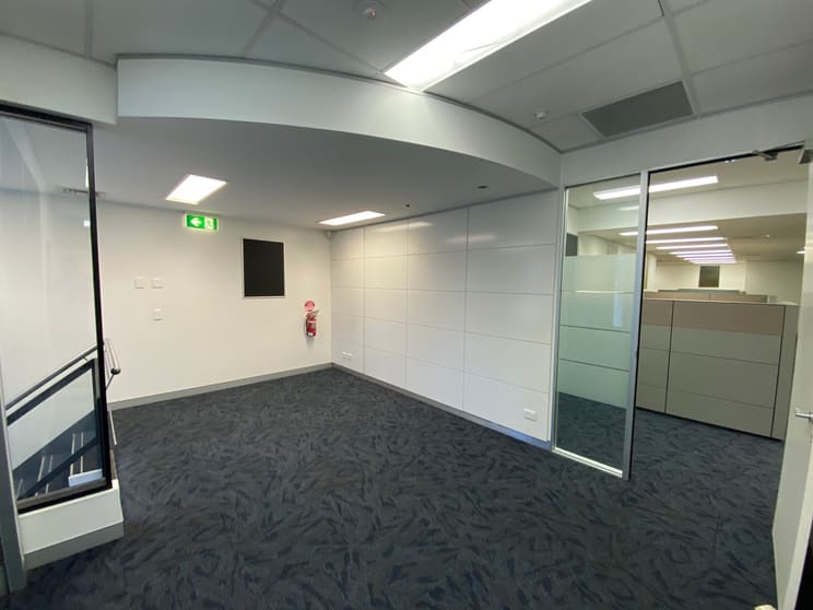Click to view all images 102 Brisbane Street Ipswich QLD 4305 - Image 1