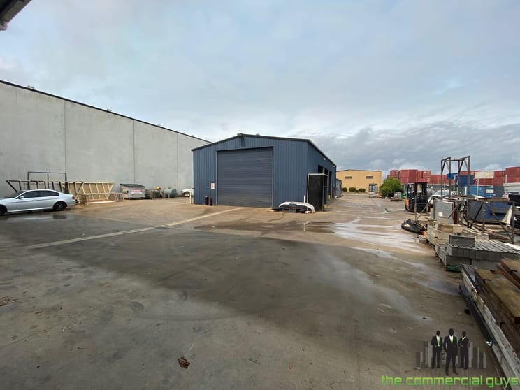 Click to view all images 2 Naunton Rd Burpengary East QLD 4505 - Image 2