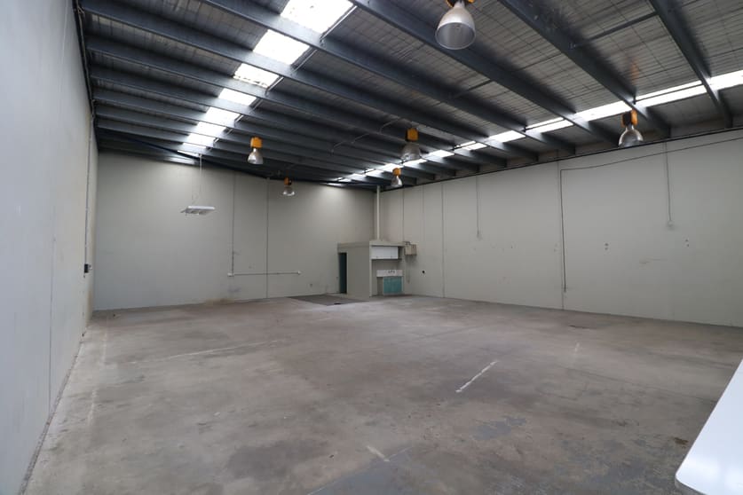 Click to view all images 5/14 Latham Street Mornington VIC 3931 - Image 2