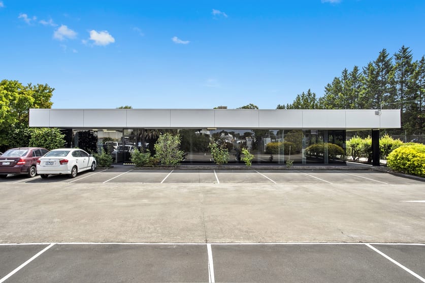 Click to view all images 4a Reeves Court Breakwater VIC 3219 - Image 2