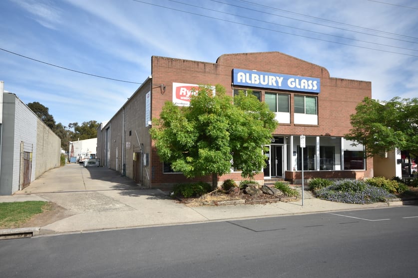 Click to view all images 393 Townsend Street Albury NSW 2640 - Image 2