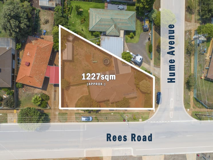 Click to view all images 98 Rees Road & 1 Hume Avenue Melton South VIC 3338 - Image 2