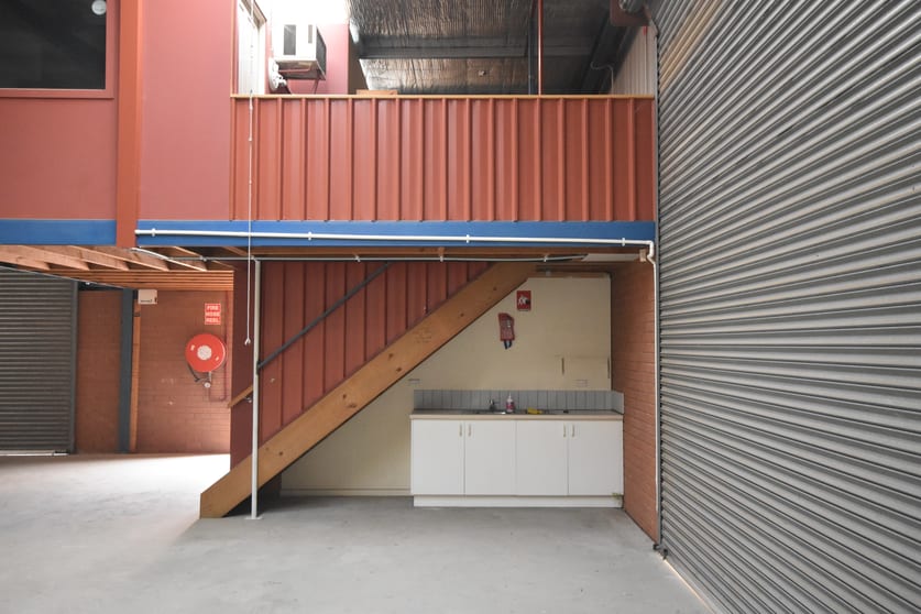 Click to view all images 2/288 Townsend Street Albury NSW 2640 - Image 3