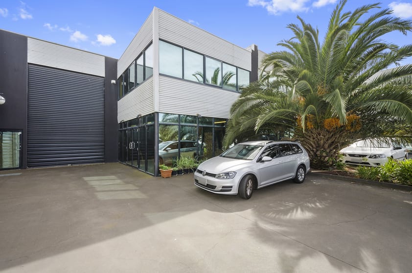 Click to view all images 2/17 Orange Street Williamstown VIC 3016 - Image 1