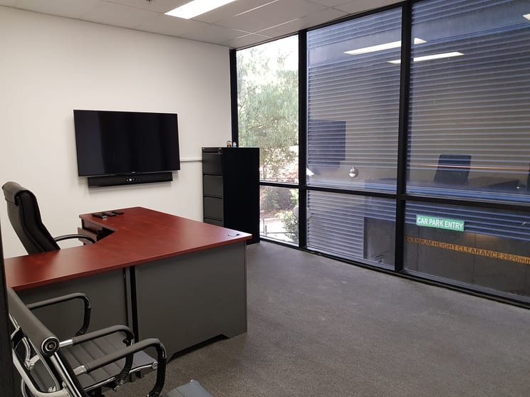Click to view all images 3/70 Racecourse Road North Melbourne VIC 3051 - Image 1