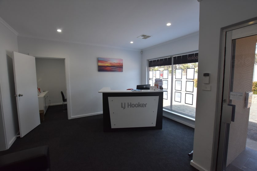 Click to view all images 119 Dyson Road Christies Beach SA 5165 - Image 2