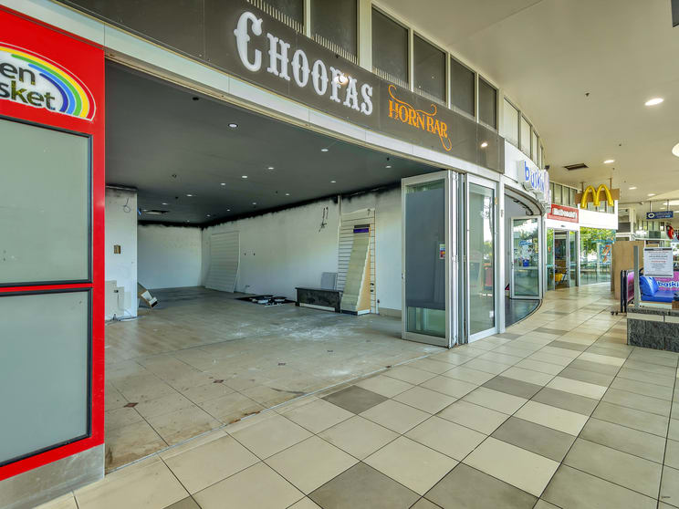 Click to view all images 8 & 9/120 Marine Parade Coolangatta QLD 4225 - Image 1