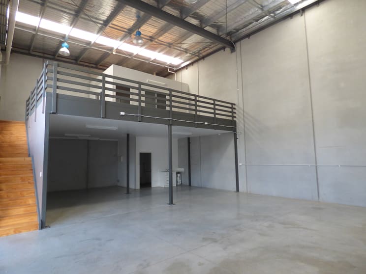 Click to view all images 3/8a Railway Avenue Oakleigh VIC 3166 - Image 2