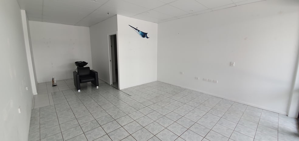 Click to view all images 12/287 Shute Harbour Road Airlie Beach QLD 4802 - Image 2