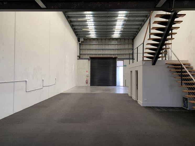 Click to view all images 9-339 Williamstown Rd Port Melbourne VIC 3207 - Image 2