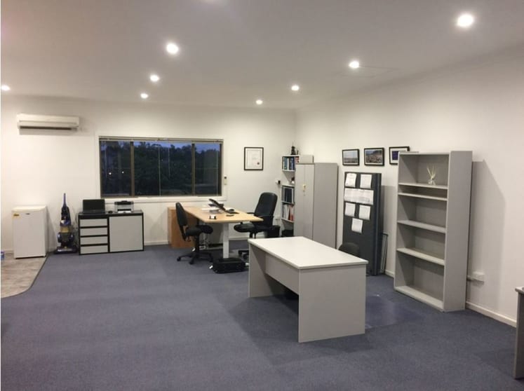 Click to view all images 2/13 Allen Avenue Forster NSW 2428 - Image 2