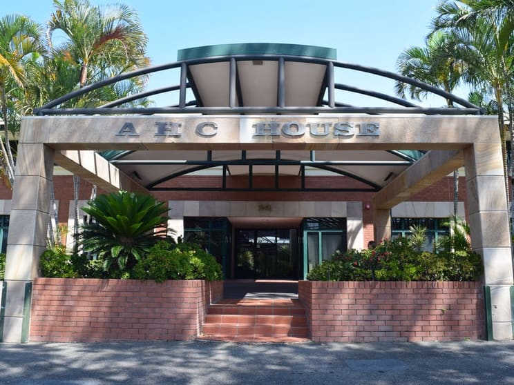 Click to view all images 14 Carrara Street Benowa QLD 4217 - Image 1