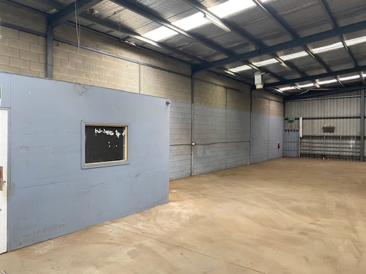 Click to view all images 5B Concorde Crescent Werribee VIC 3030 - Image 2