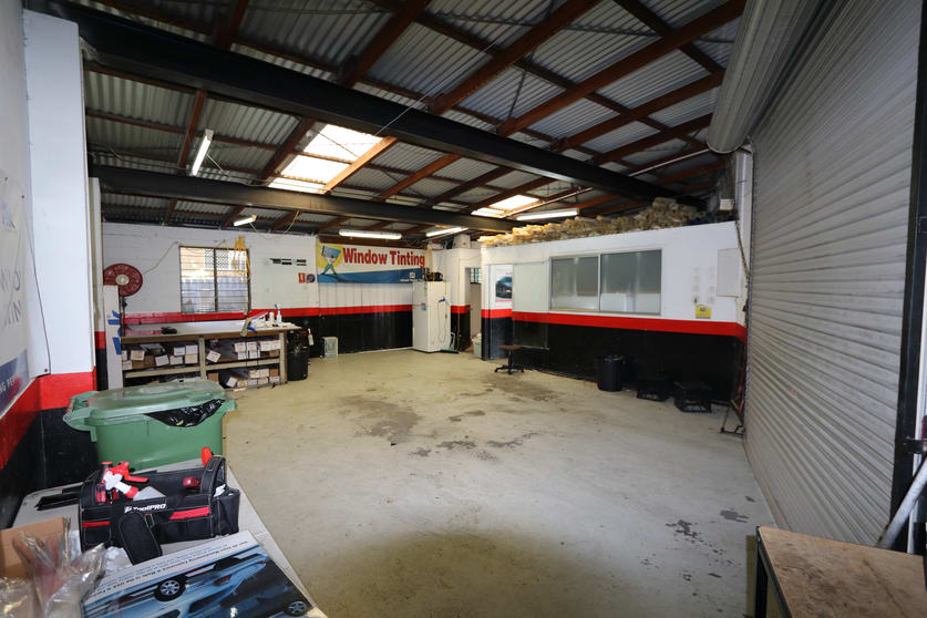 Click to view all images 1/39 West Burleigh Road Burleigh Heads QLD 4220 - Image 3