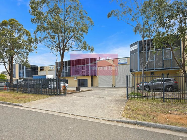 Click to view all images Unit 4/2 Heald Road Ingleburn NSW 2565 - Image 2