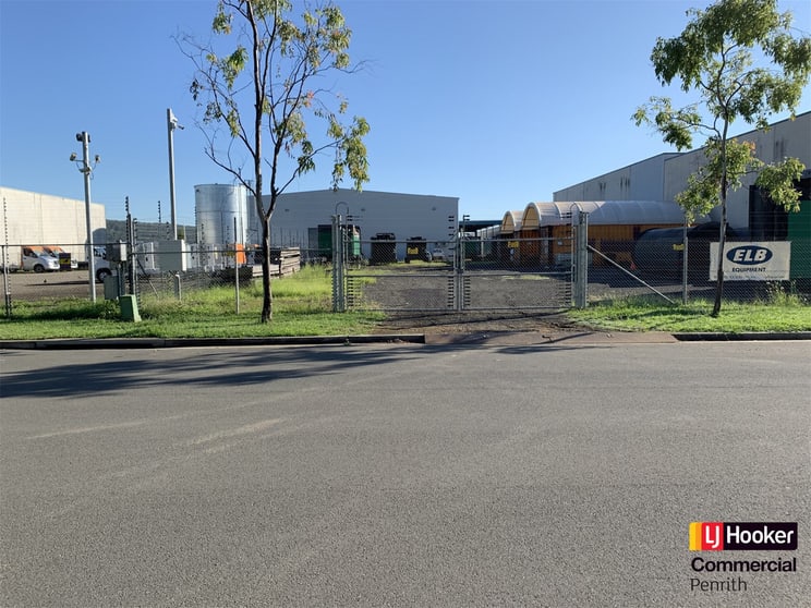Click to view all images Emu Plains NSW 2750 - Image 1