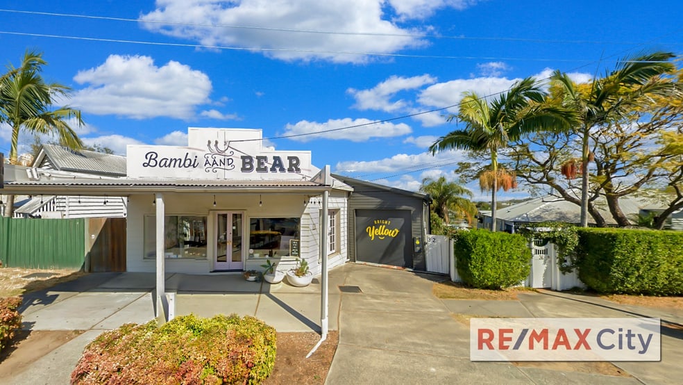 Click to view all images 2/32 Waterworks Road Red Hill QLD 4059 - Image 3