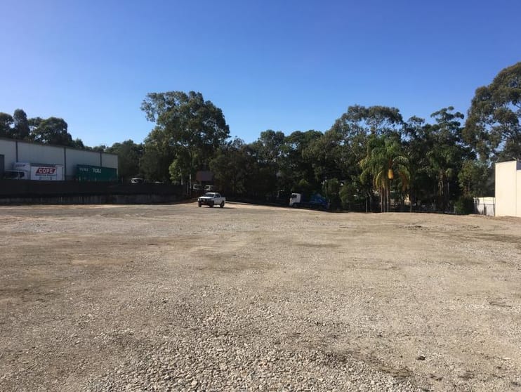 Click to view all images 5 Hume Road Smithfield NSW 2164 - Image 1