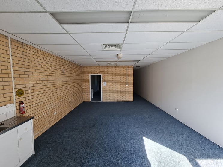 Click to view all images 12/84 Wembley Road Logan Central QLD 4114 - Image 2
