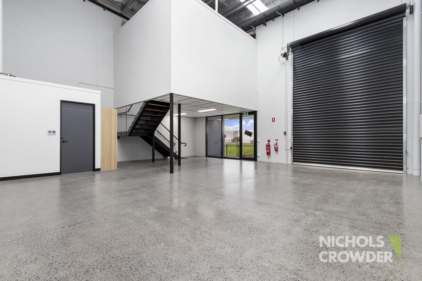 Click to view all images 13 Aspen Circuit Springvale VIC 3171 - Image 3