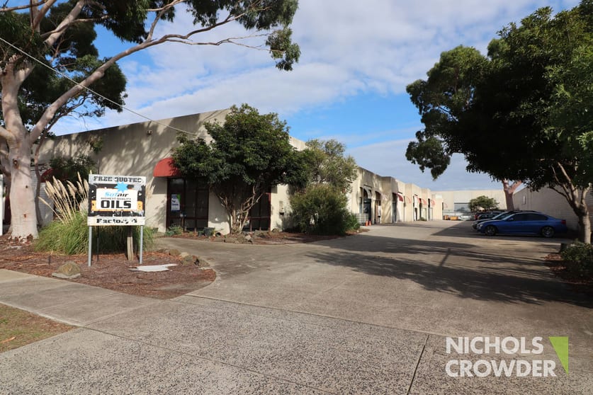 Click to view all images 2/10 Apsley Place Seaford VIC 3198 - Image 3