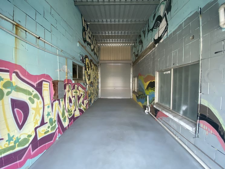 Click to view all images 5a/18 Mountain View Road Miami QLD 4220 - Image 2