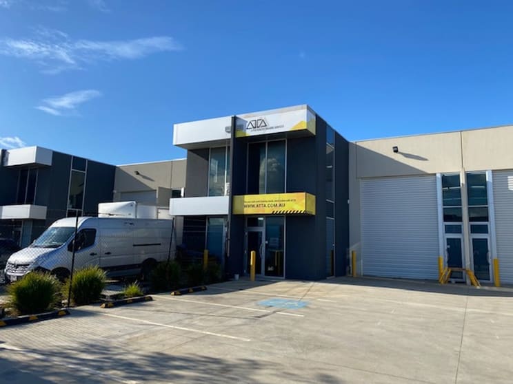 Click to view all images 1/89 Riverside Avenue Werribee VIC 3030 - Image 2