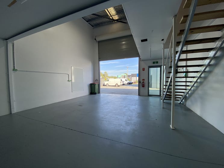 Click to view all images 5/14 Fremantle Street Burleigh Heads QLD 4220 - Image 3