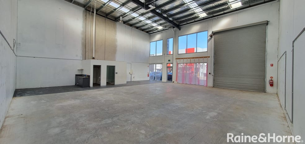 Click to view all images 2/39 Eucumbene Drive Ravenhall VIC 3023 - Image 3