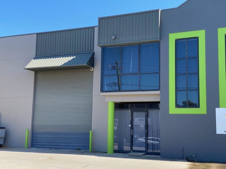 Click to view all images Unit 2/26-28 Whyalla Place Prestons NSW 2170 - Image 1